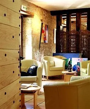 Logis La Garissade Hotel 2*