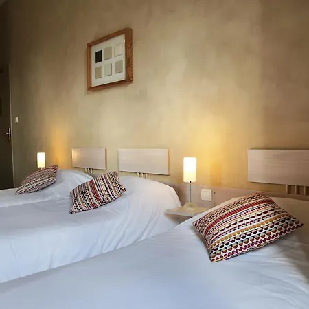 Hotel Logis La Garissade 2*