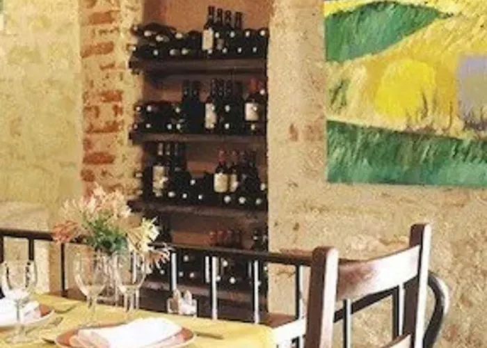 Logis La Garissade Szálloda 2*