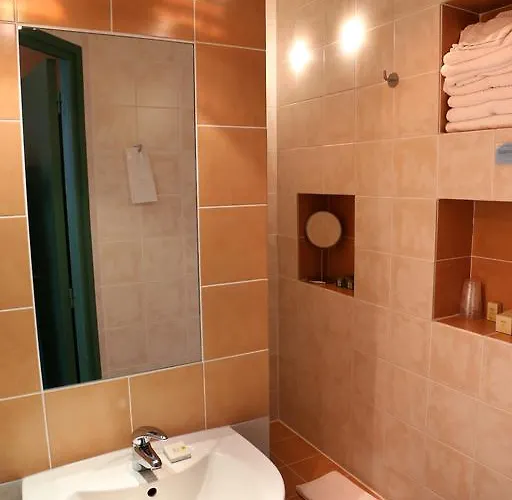 Logis La Garissade Szálloda 2*