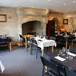 Logis La Garissade Otel 2*