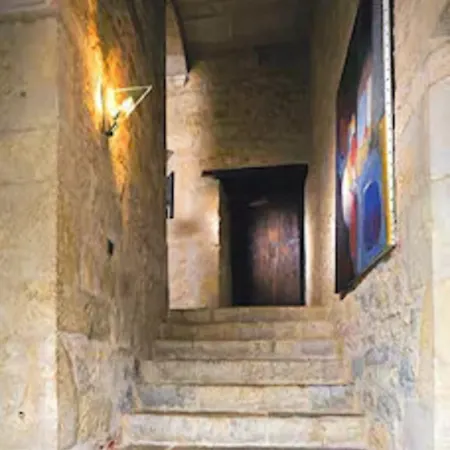 Hotell Logis La Garissade 2*