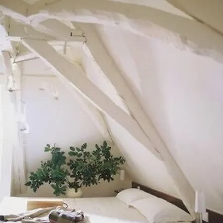 Hotell Logis La Garissade 2*