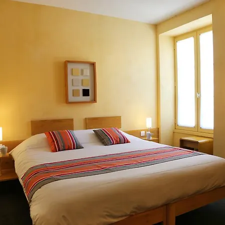 Logis La Garissade 2*