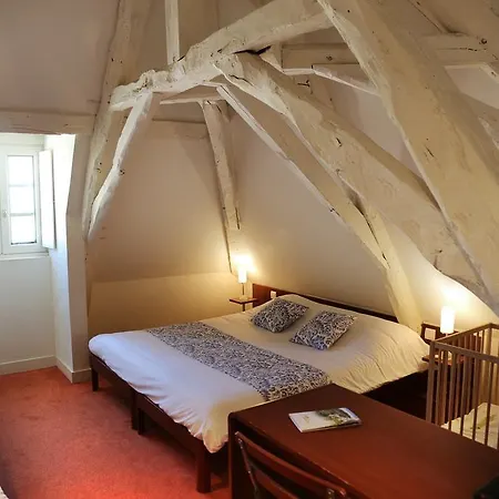 Hotel Logis La Garissade 2*