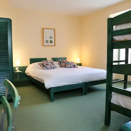 Logis La Garissade Hotell