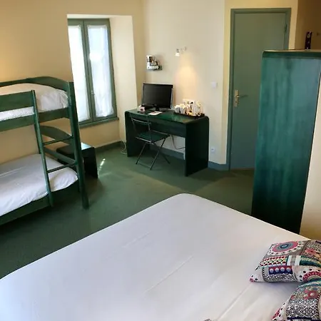 Logis La Garissade Hotel 2*