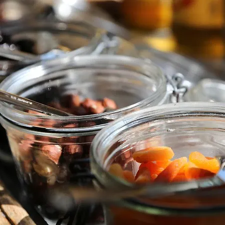 Logis La Garissade ホテル