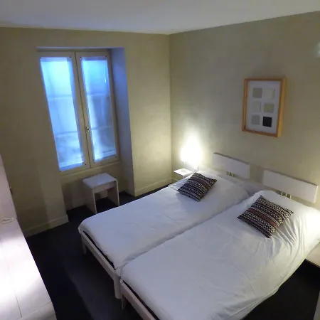 Logis La Garissade Hotell