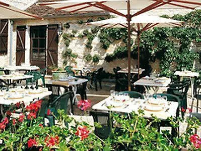 Logis La Garissade Hotel 2*