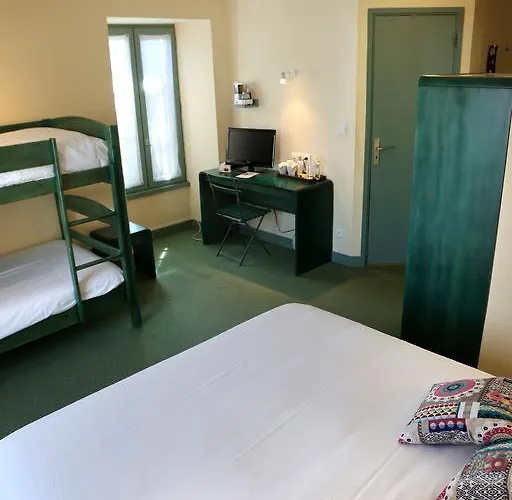 Logis La Garissade Hotel 2*